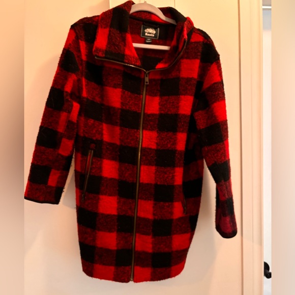 Roots black and red jacket - Picture 1 of 3